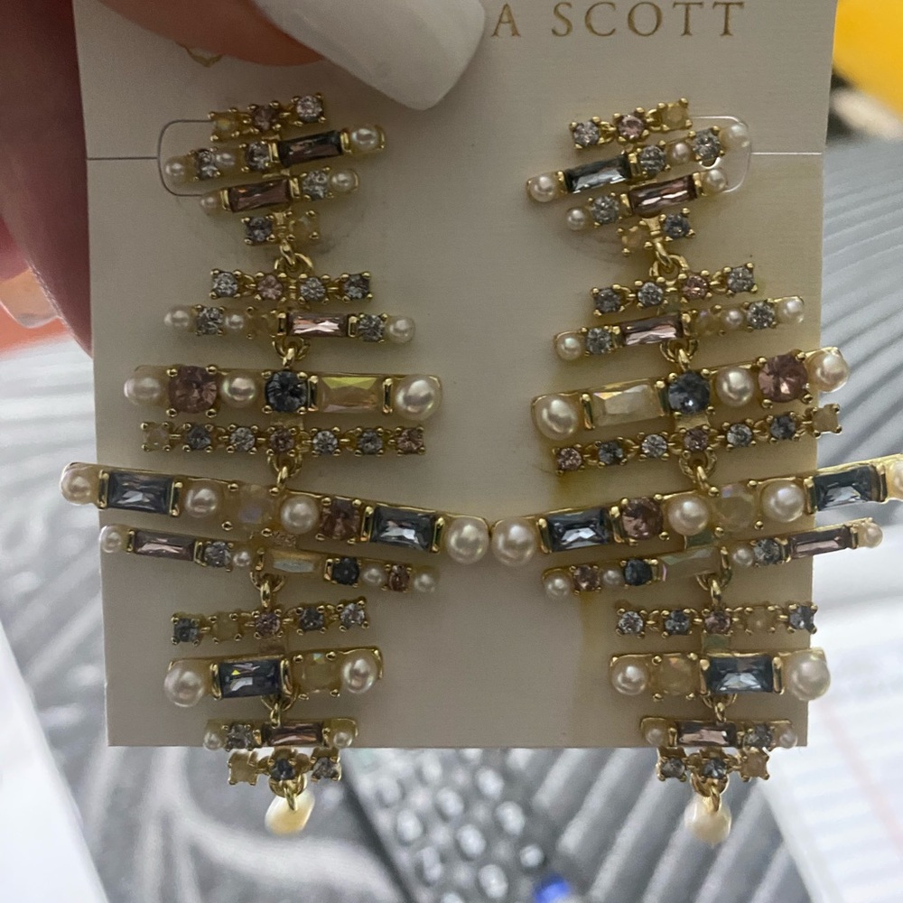 Kendra Scott Madelyn earrings gold